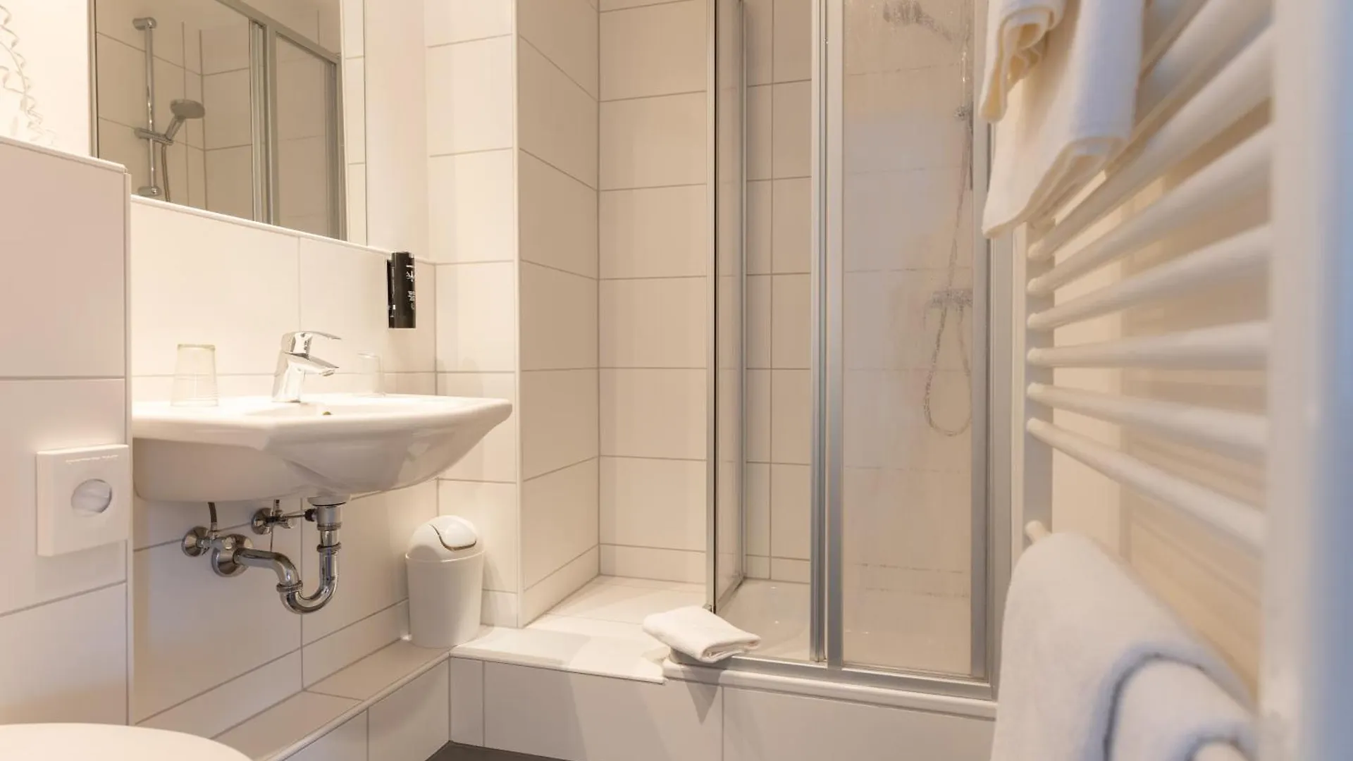 Hotel Commodore Amburgo 3*,  Germania